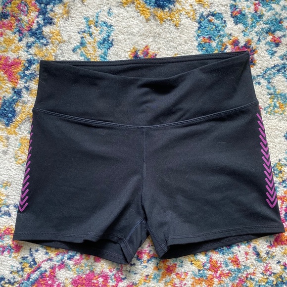 Fabletics Shorts - Picture 2 of 2